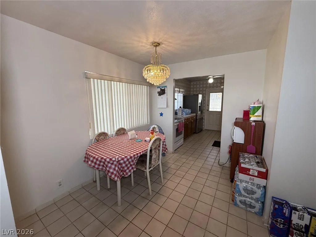 4567 Nellis, Las Vegas, NV 89121