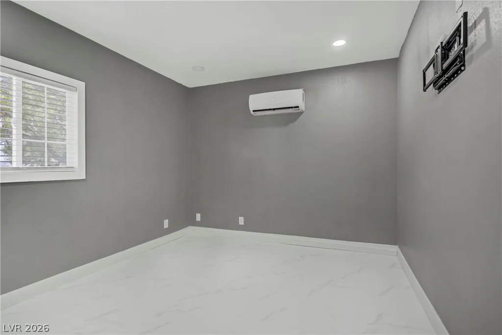 4490 Warm Springs, Las Vegas, NV 89118