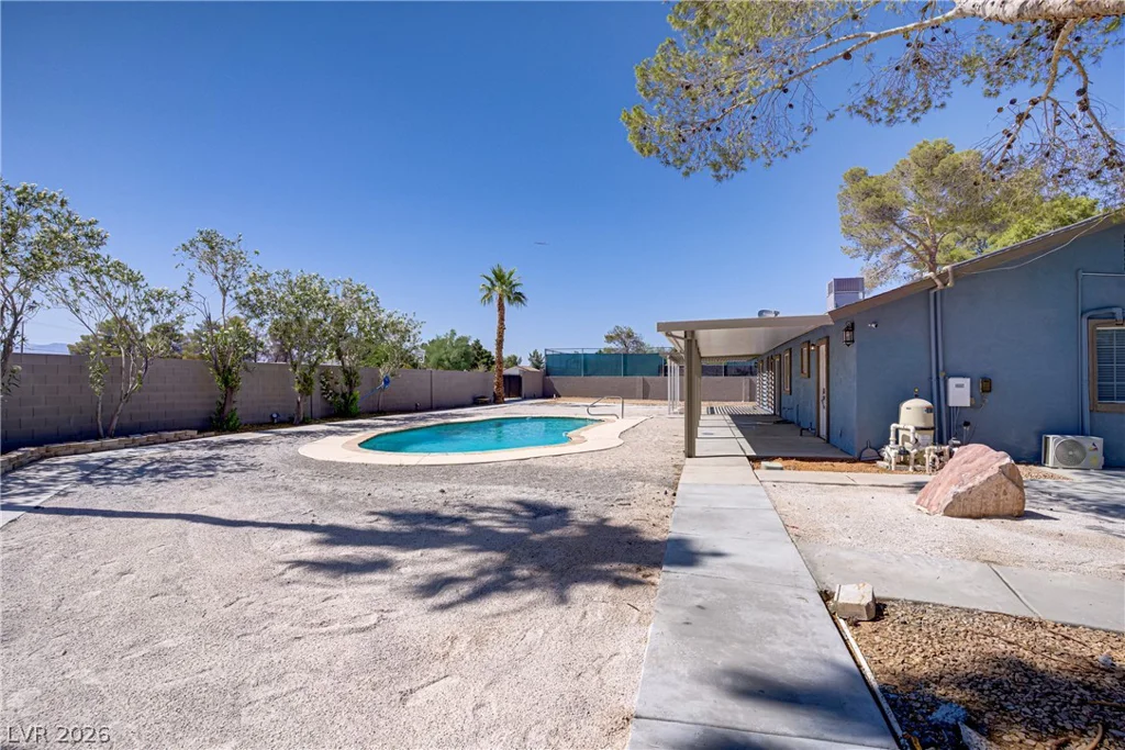 4490 Warm Springs, Las Vegas, NV 89118