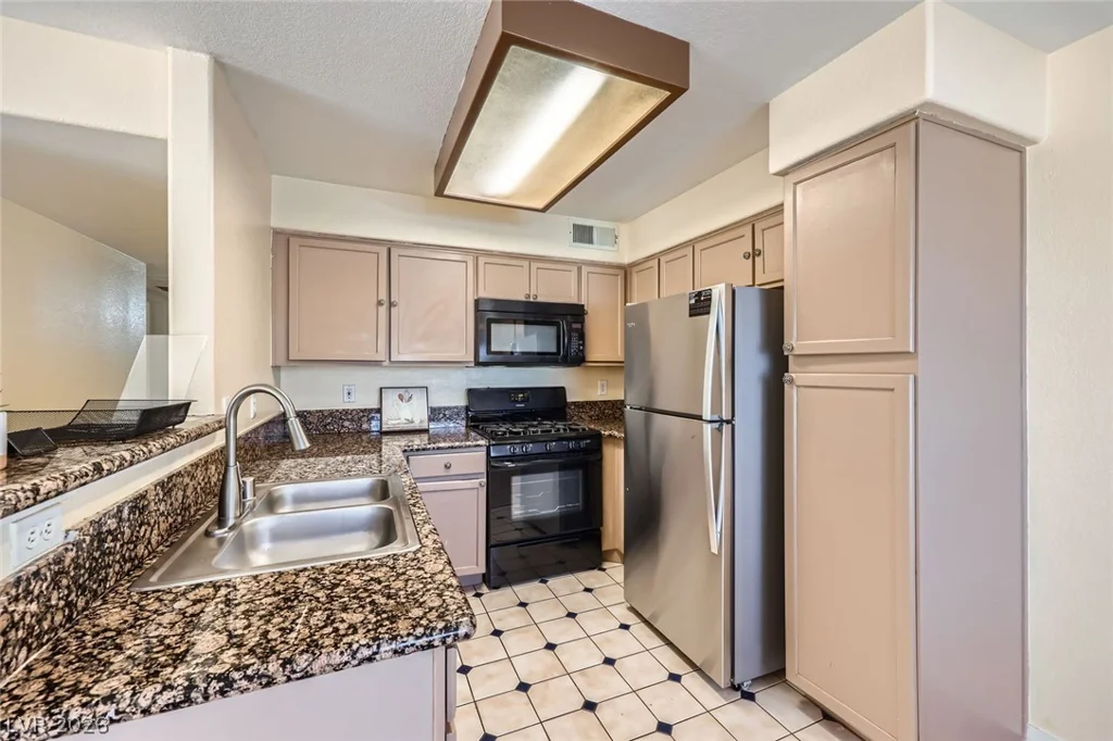 5241 Caspian Springs, Las Vegas, NV 89120