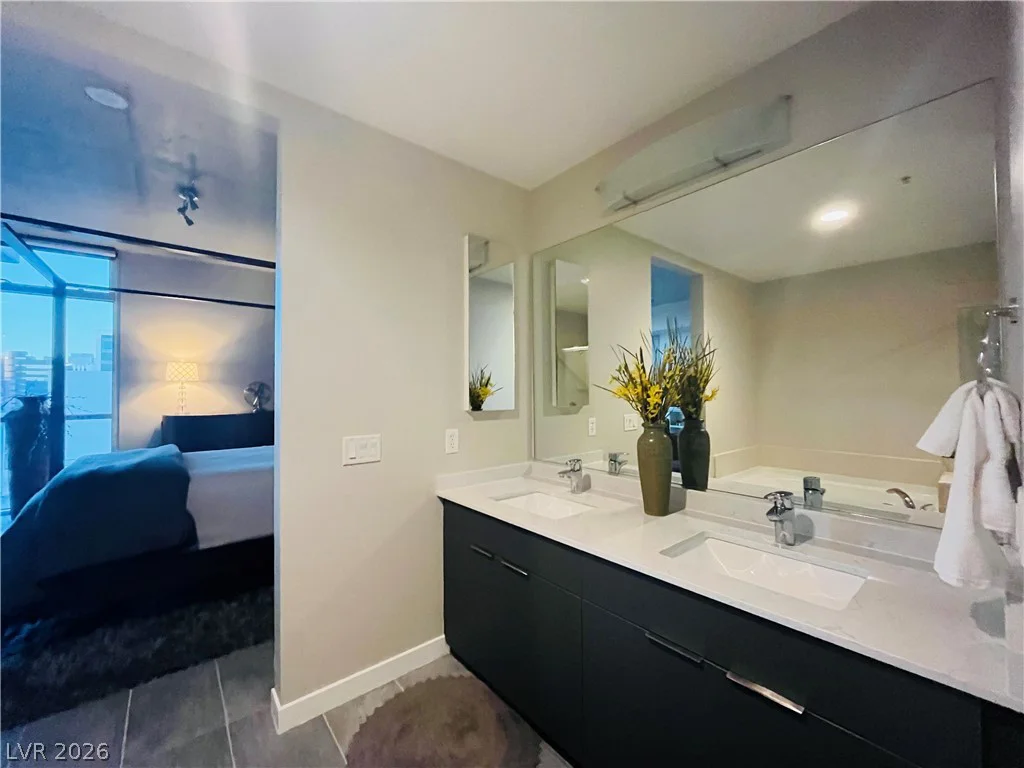 353 Bonneville, Las Vegas, NV 89101