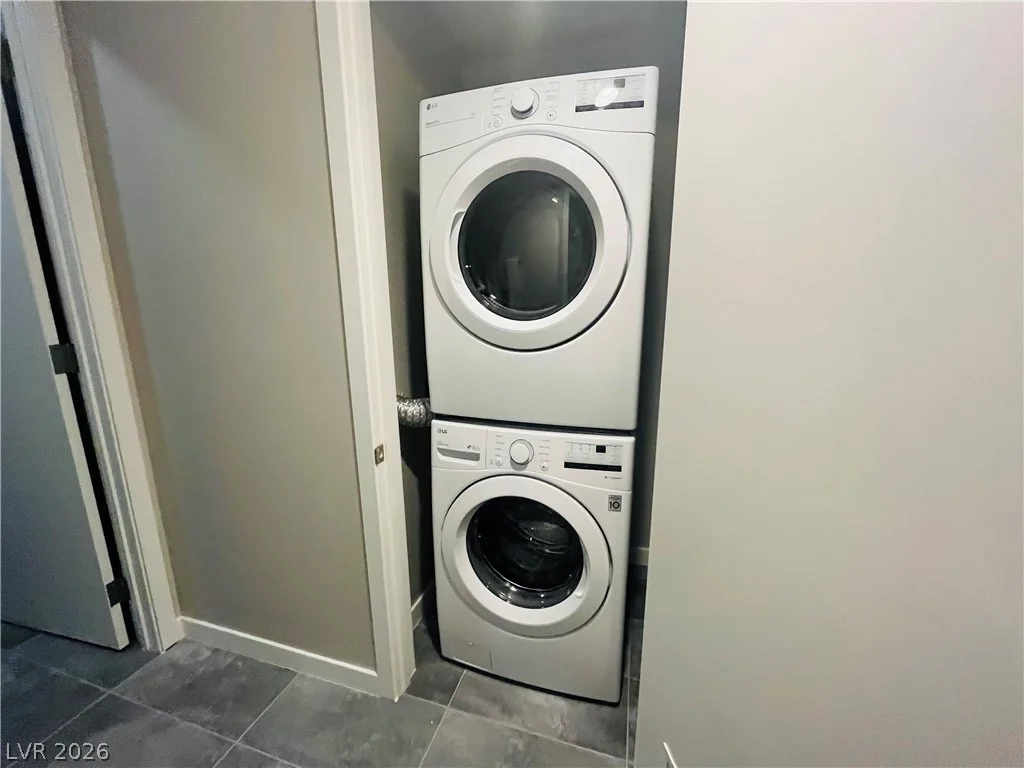 353 Bonneville, Las Vegas, NV 89101