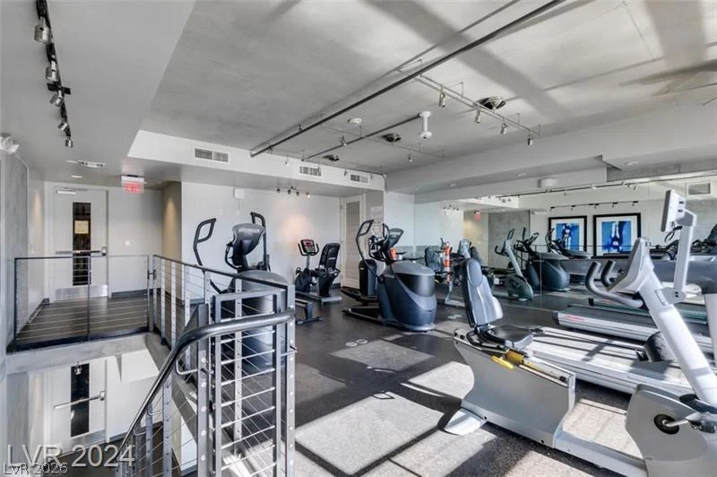 353 Bonneville, Las Vegas, NV 89101