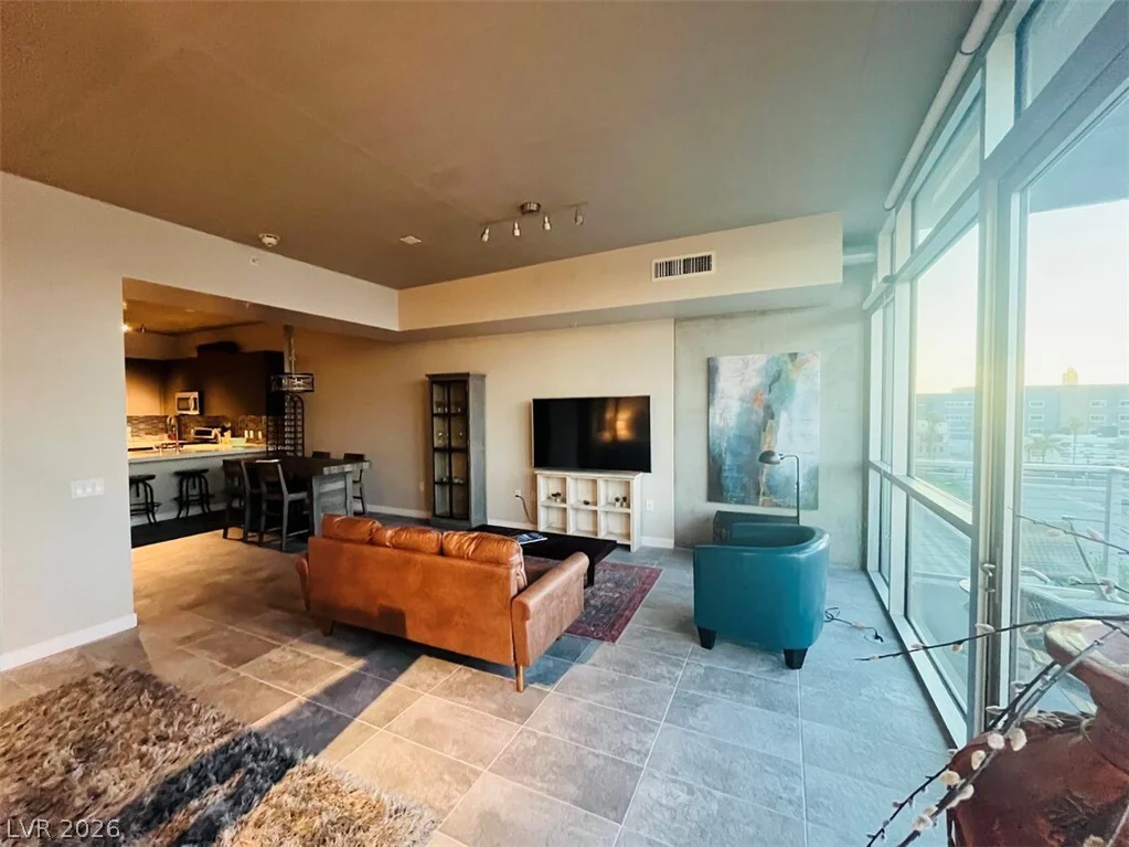353 Bonneville, Las Vegas, NV 89101