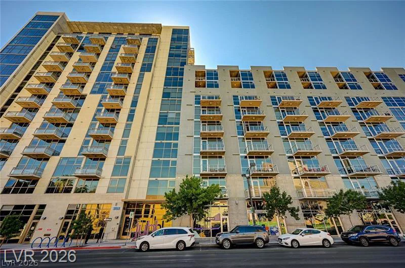 353 Bonneville, Las Vegas, NV 89101