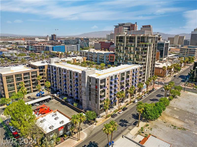 353 Bonneville, Las Vegas, NV 89101