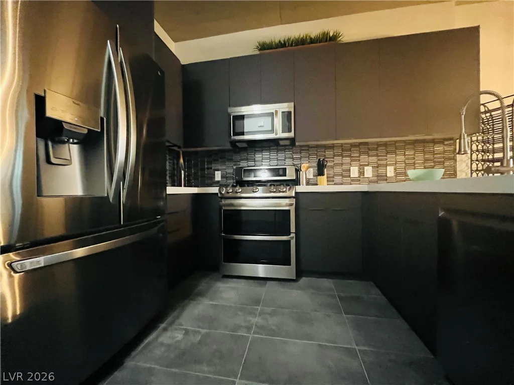 353 Bonneville, Las Vegas, NV 89101