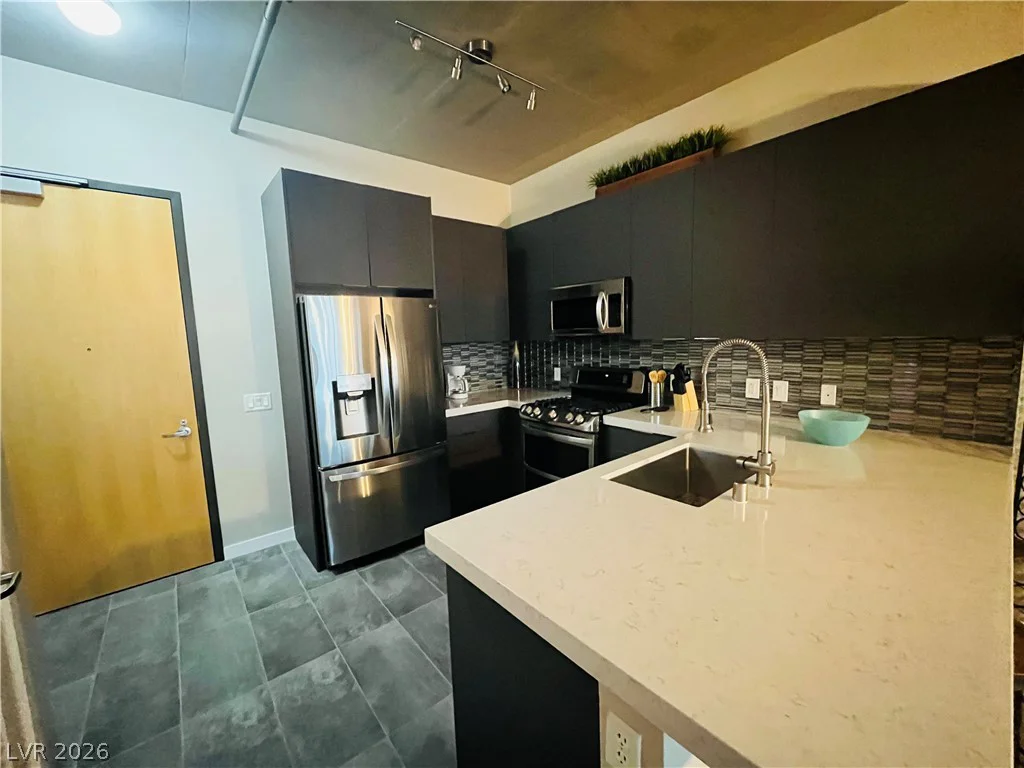 353 Bonneville, Las Vegas, NV 89101