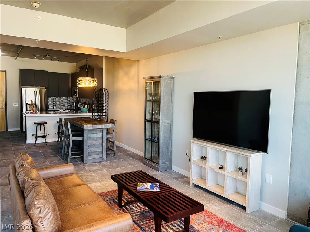 353 Bonneville, Las Vegas, NV 89101