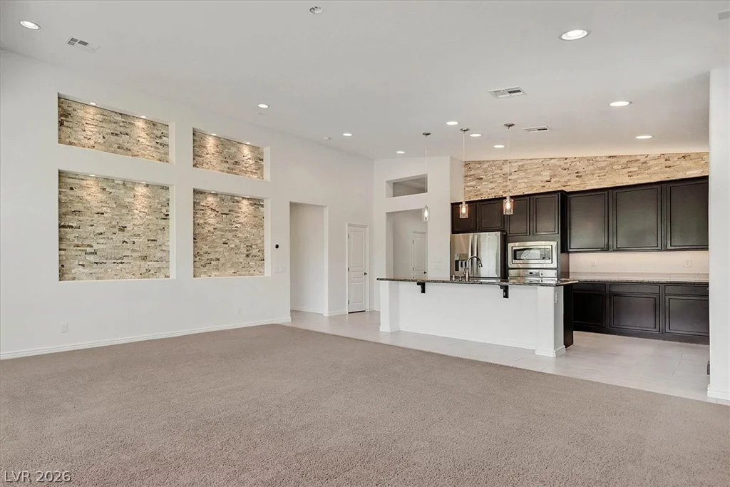 8013 Glimmerglass, Las Vegas, NV 89178