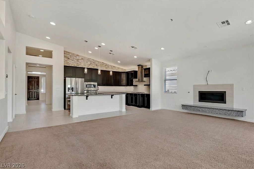 8013 Glimmerglass, Las Vegas, NV 89178