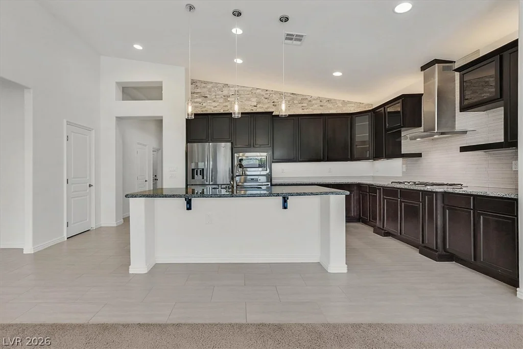8013 Glimmerglass, Las Vegas, NV 89178