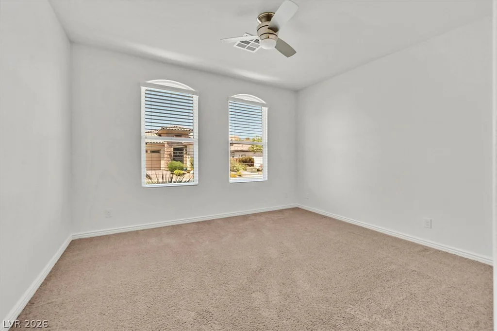8013 Glimmerglass, Las Vegas, NV 89178