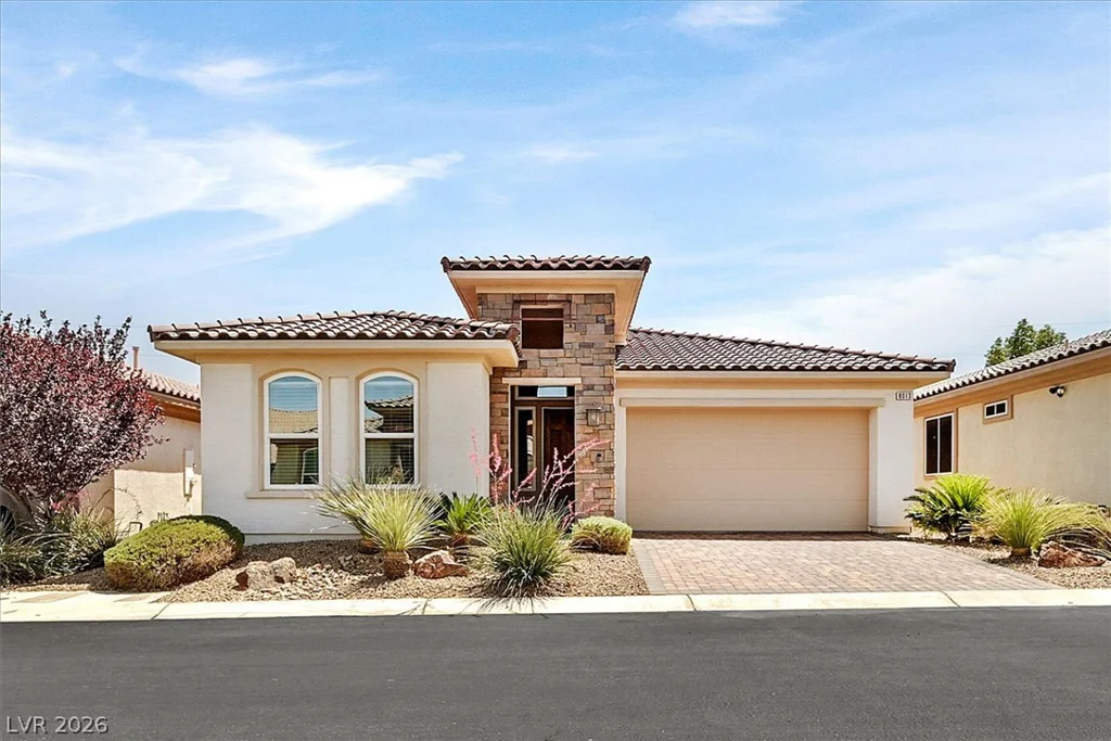 8013 Glimmerglass, Las Vegas, NV 89178