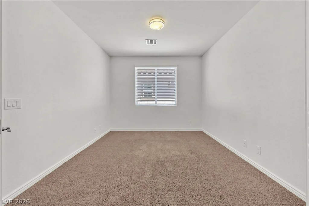 8013 Glimmerglass, Las Vegas, NV 89178