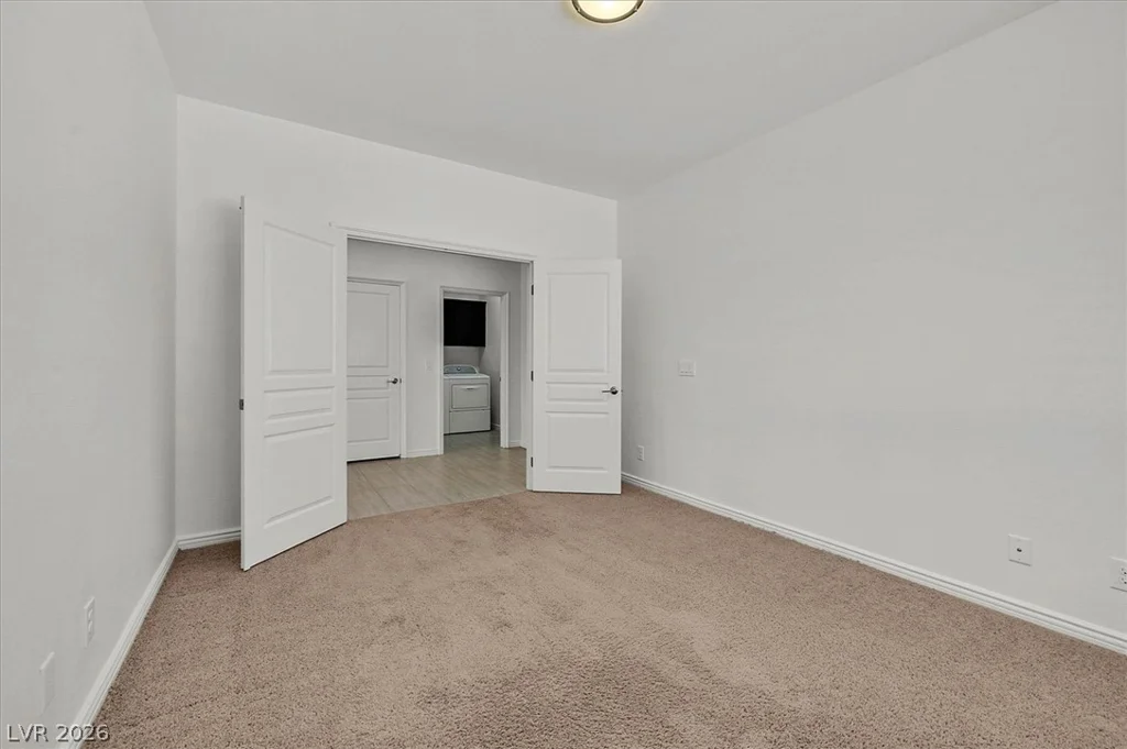 8013 Glimmerglass, Las Vegas, NV 89178