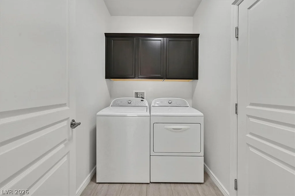8013 Glimmerglass, Las Vegas, NV 89178