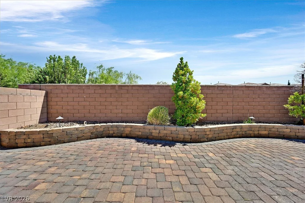 8013 Glimmerglass, Las Vegas, NV 89178