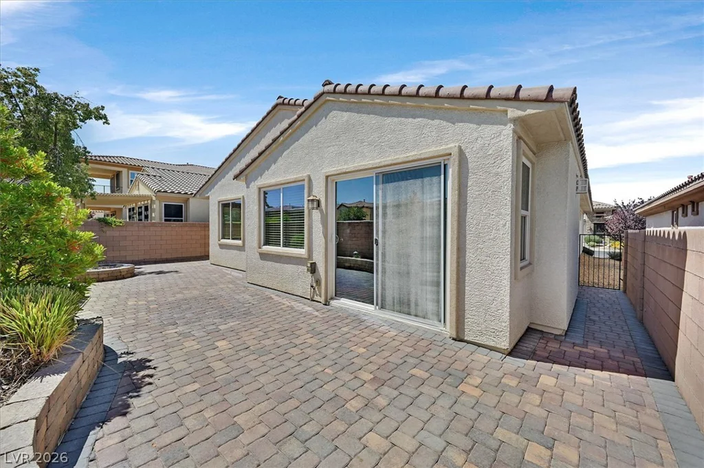 8013 Glimmerglass, Las Vegas, NV 89178