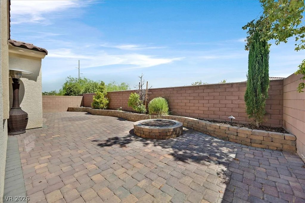 8013 Glimmerglass, Las Vegas, NV 89178