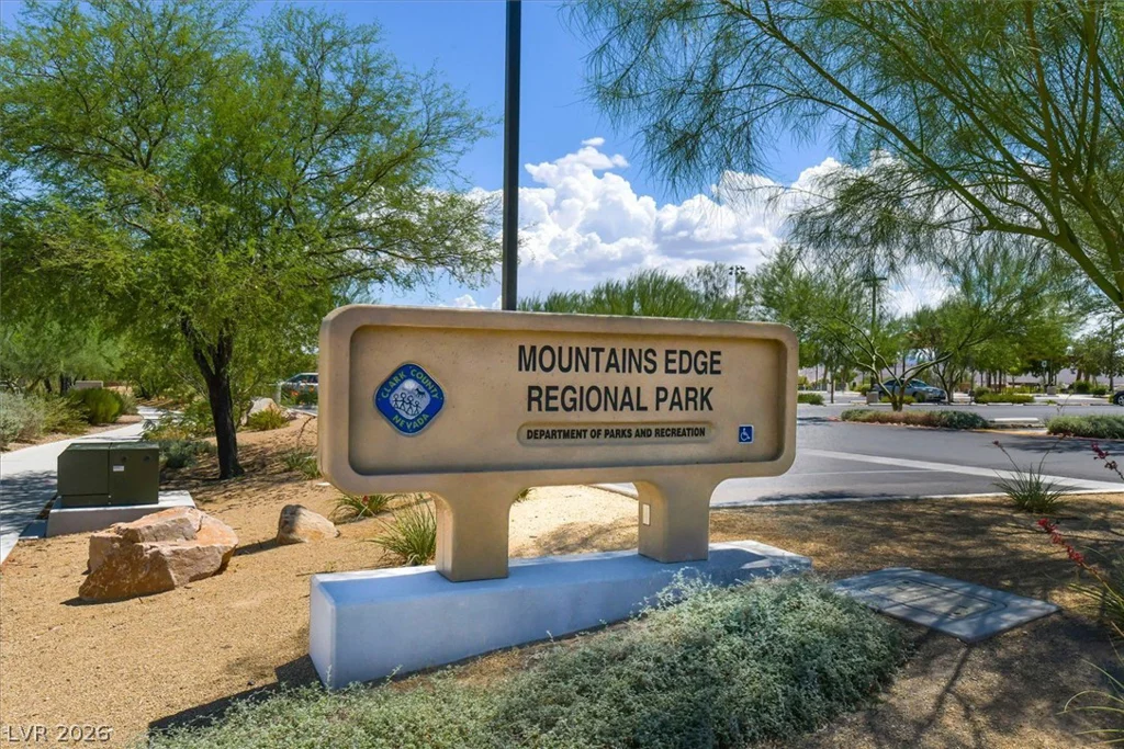 8013 Glimmerglass, Las Vegas, NV 89178