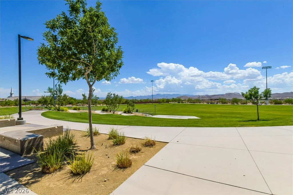 8013 Glimmerglass, Las Vegas, NV 89178