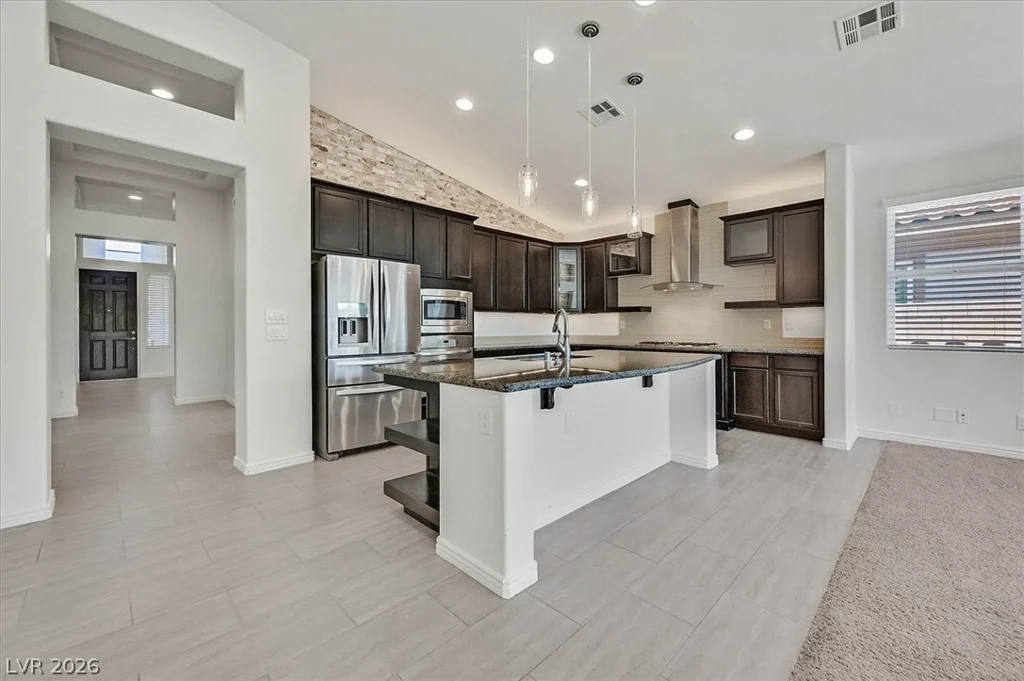 8013 Glimmerglass, Las Vegas, NV 89178