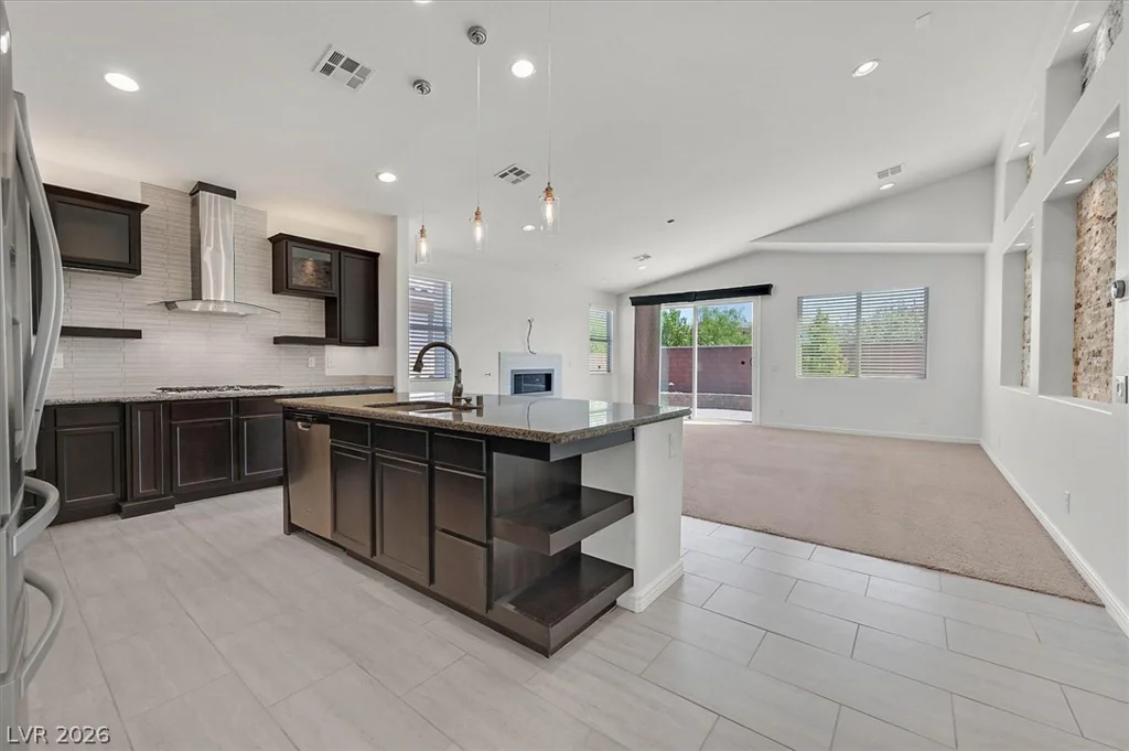 8013 Glimmerglass, Las Vegas, NV 89178