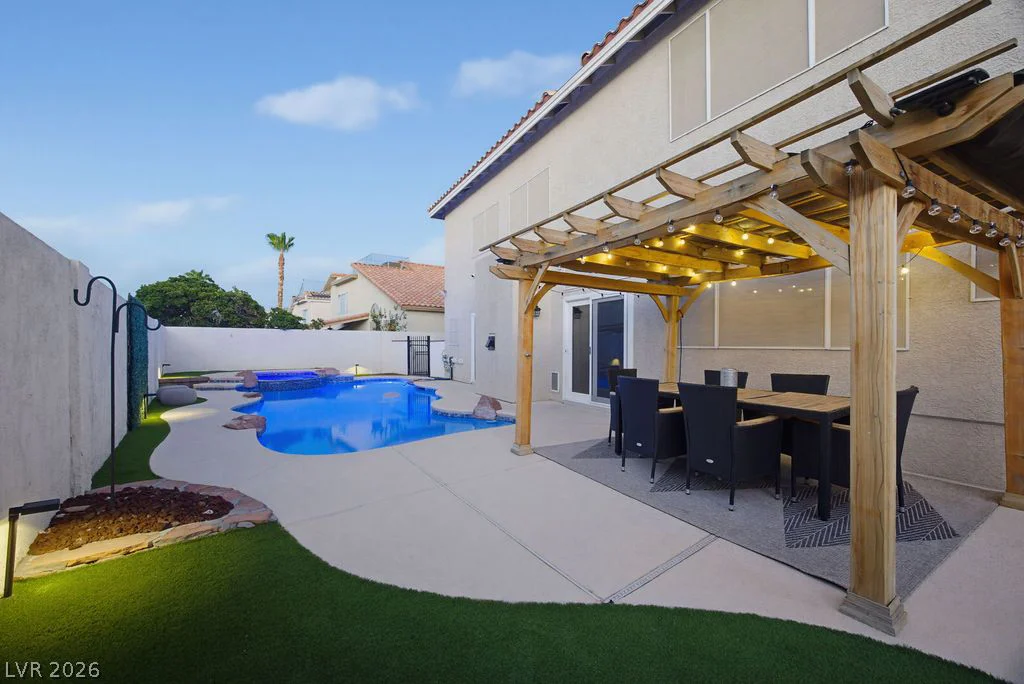 7424 Alcove Glen, Las Vegas, NV 89129
