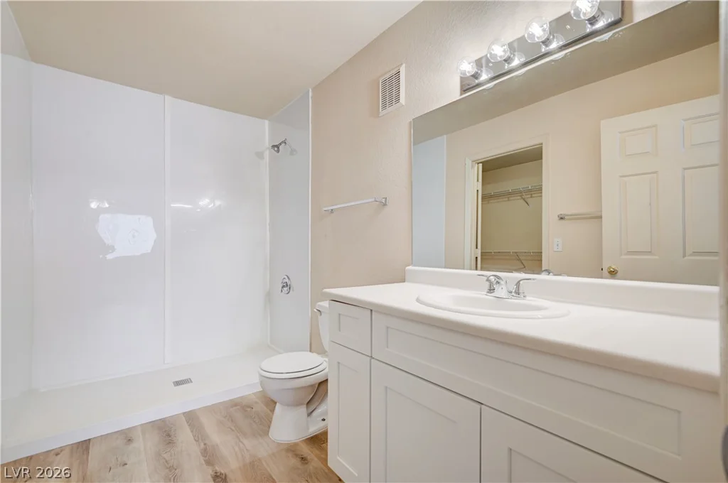 7621 Almeria, Las Vegas, NV 89128