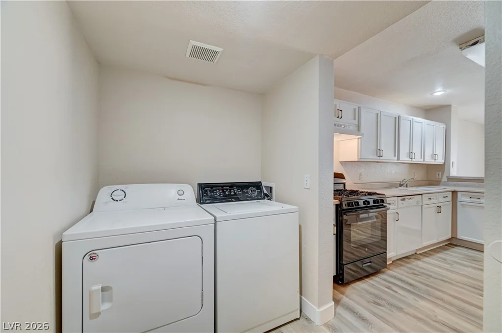 7621 Almeria, Las Vegas, NV 89128