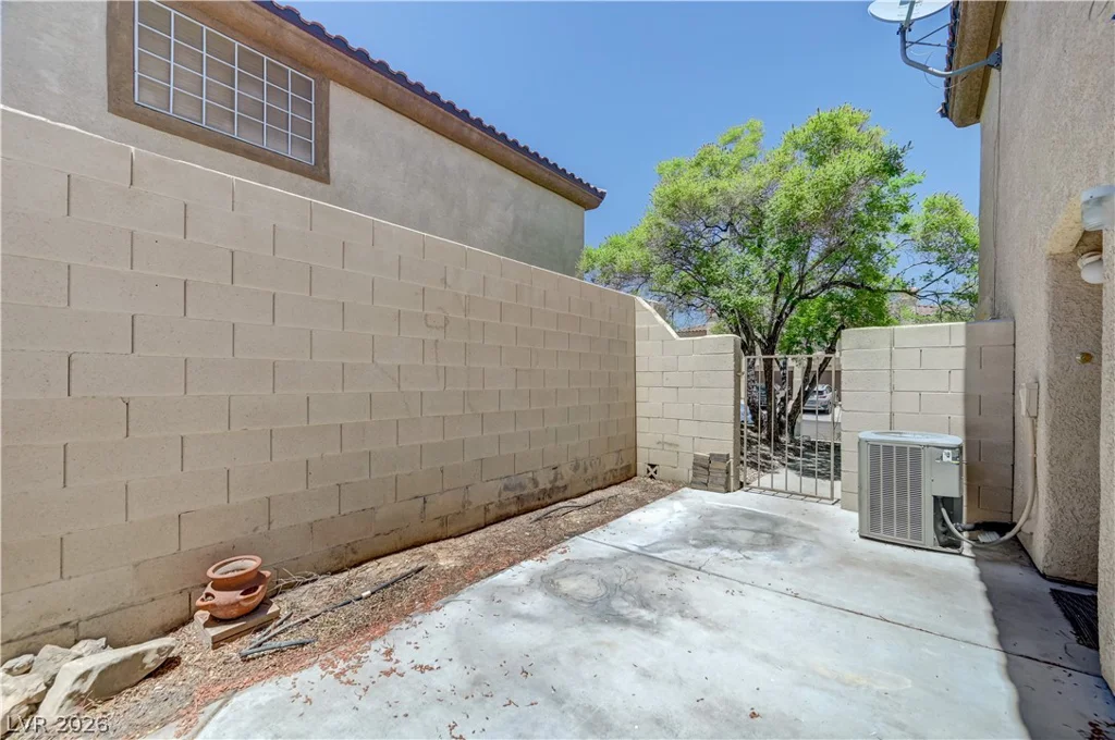 7621 Almeria, Las Vegas, NV 89128