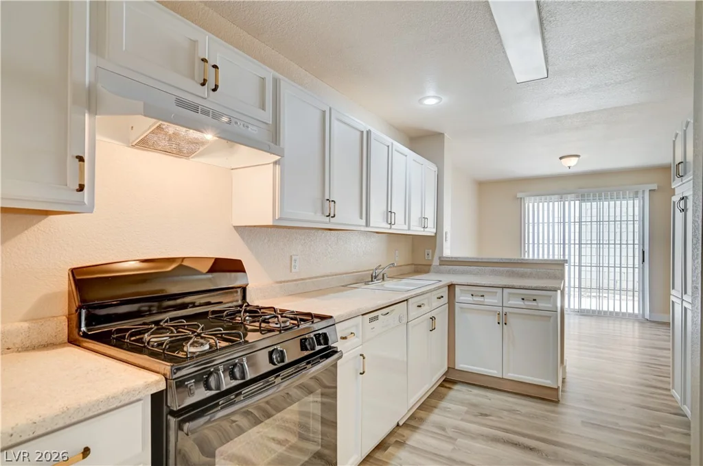 7621 Almeria, Las Vegas, NV 89128