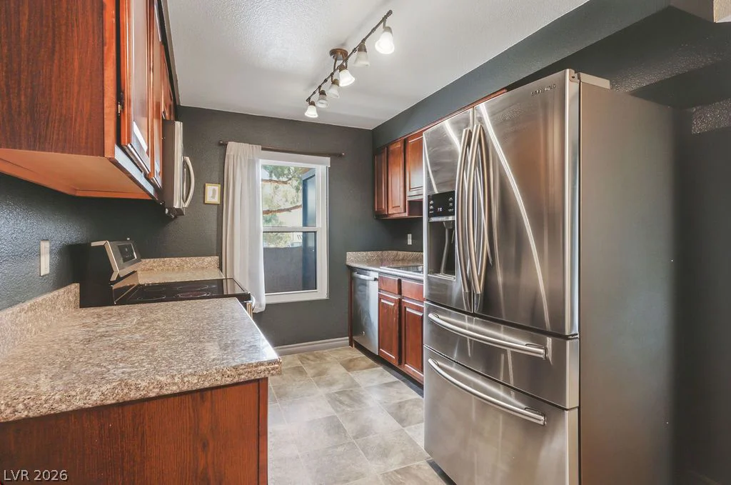 2451 Rainbow, Las Vegas, NV 89108
