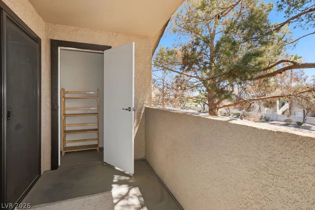 2451 Rainbow, Las Vegas, NV 89108