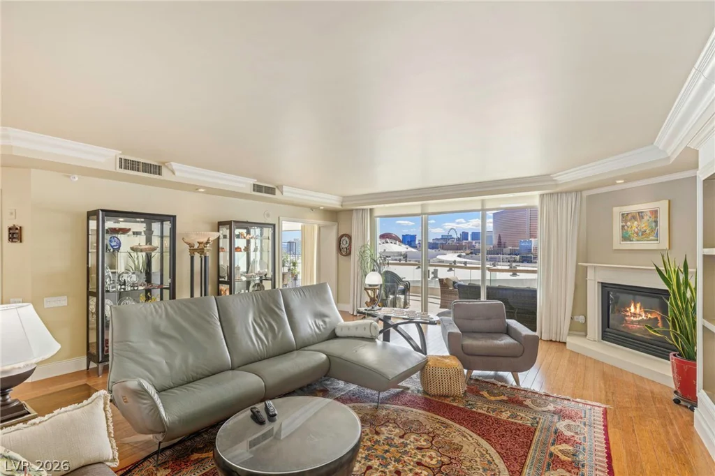 2877 Paradise, Las Vegas, NV 89109