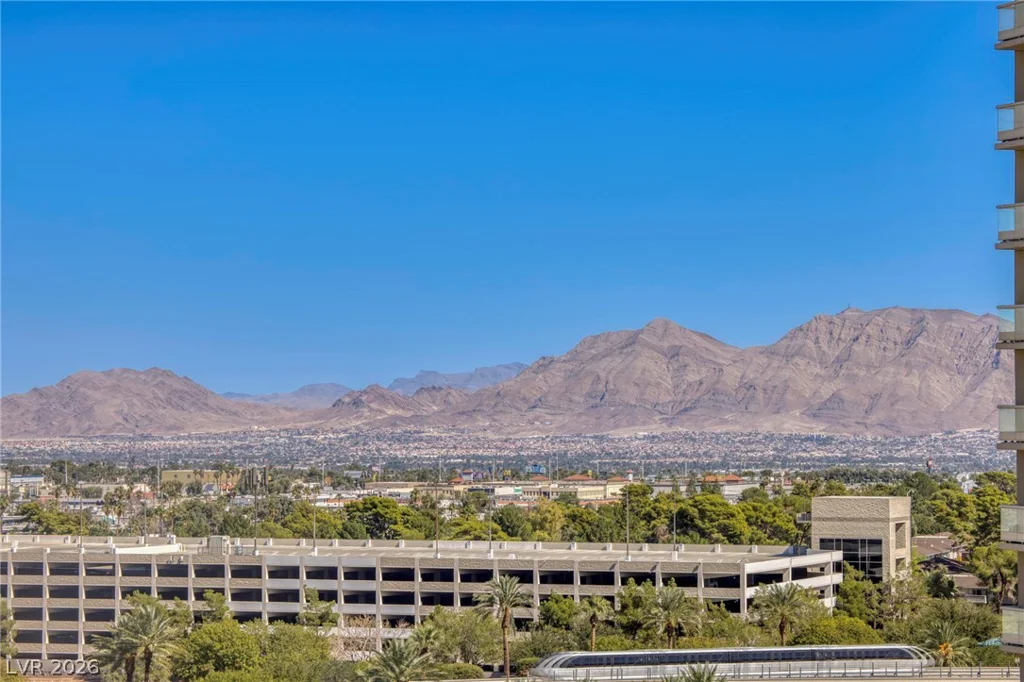 2877 Paradise, Las Vegas, NV 89109