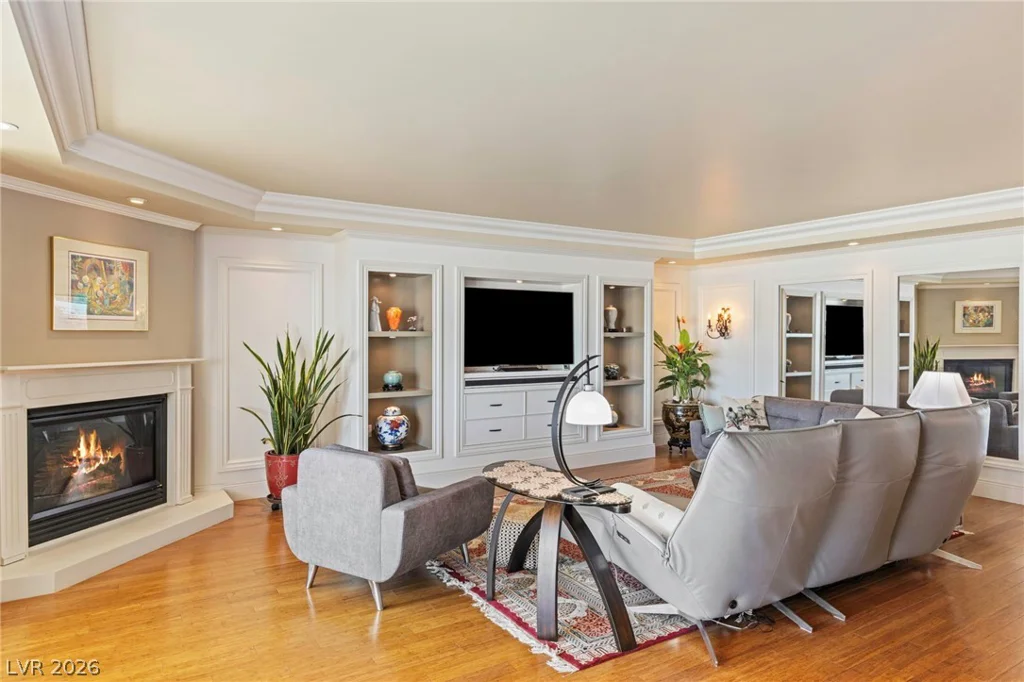 2877 Paradise, Las Vegas, NV 89109