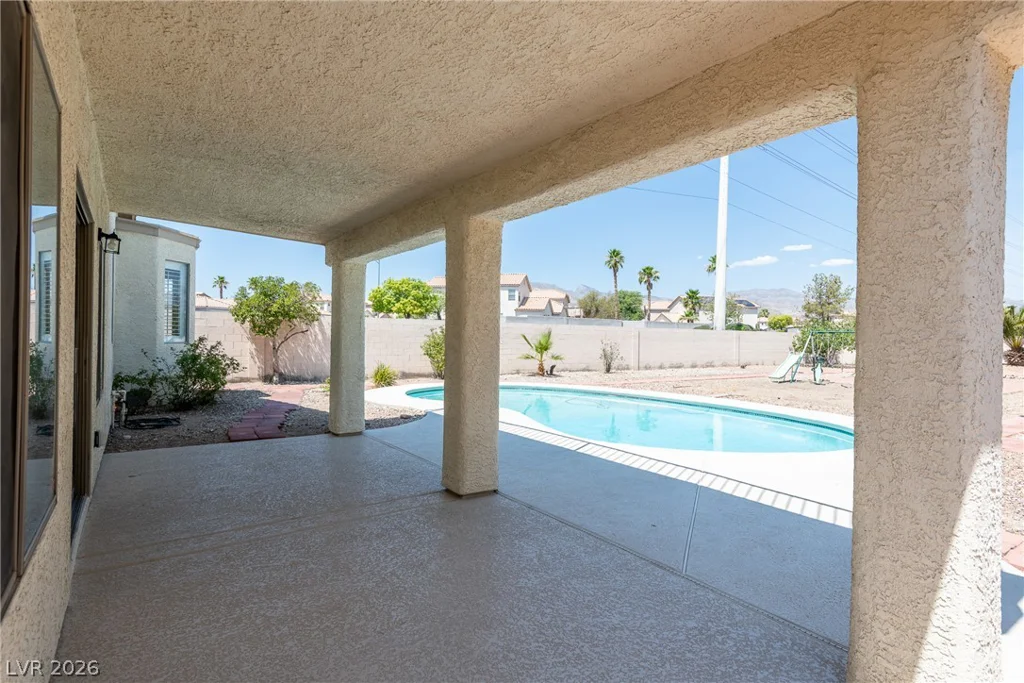 8332 Spring Arts, Las Vegas, NV 89129