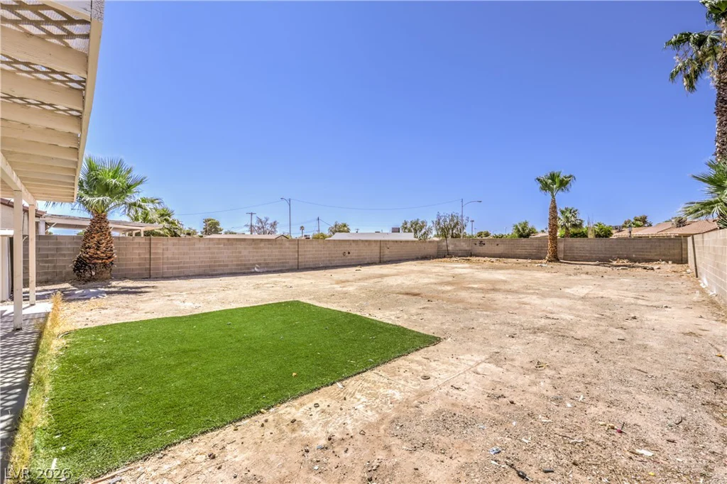 2119 Logsdon, North Las Vegas, NV 89032