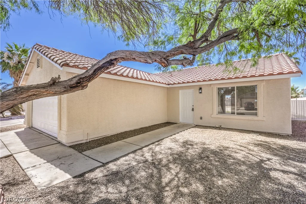 2119 Logsdon, North Las Vegas, NV 89032