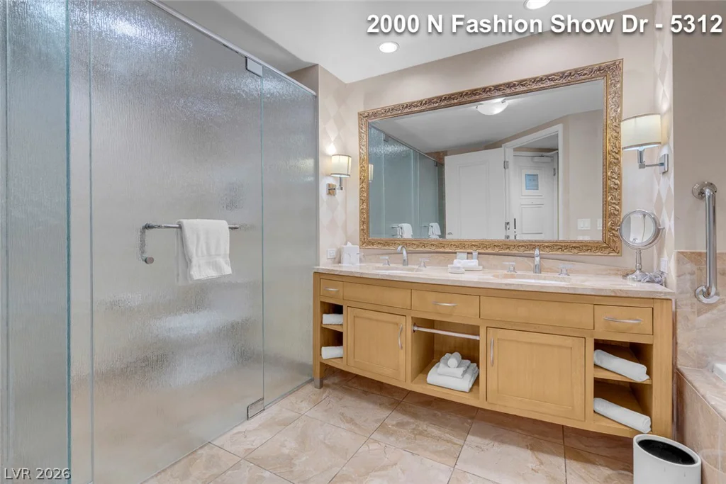 2000 Fashion Show, Las Vegas, NV 89109