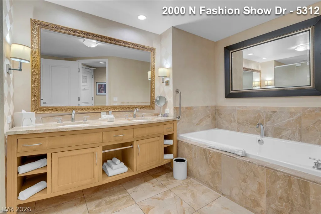 2000 Fashion Show, Las Vegas, NV 89109