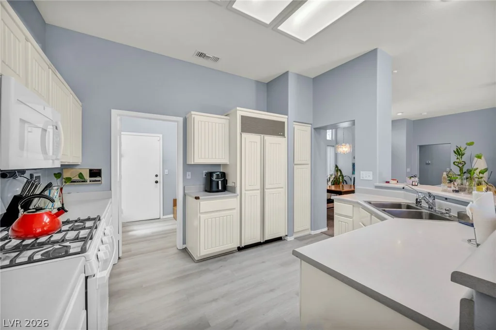 10105 Cresent Creek, Las Vegas, NV 89134
