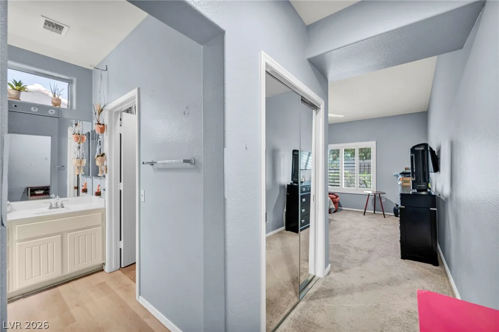 10105 Cresent Creek, Las Vegas, NV 89134