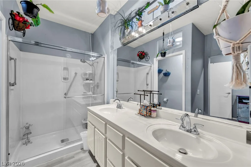 10105 Cresent Creek, Las Vegas, NV 89134