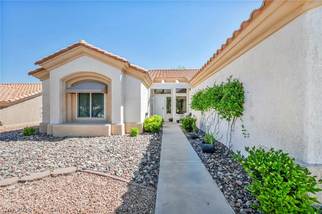 10105 Cresent Creek, Las Vegas, NV 89134