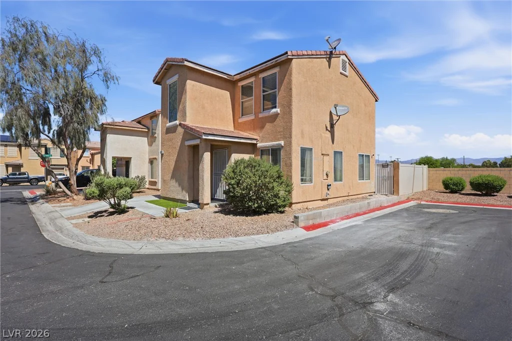 5772 Camino Ramon, Las Vegas, NV 89156