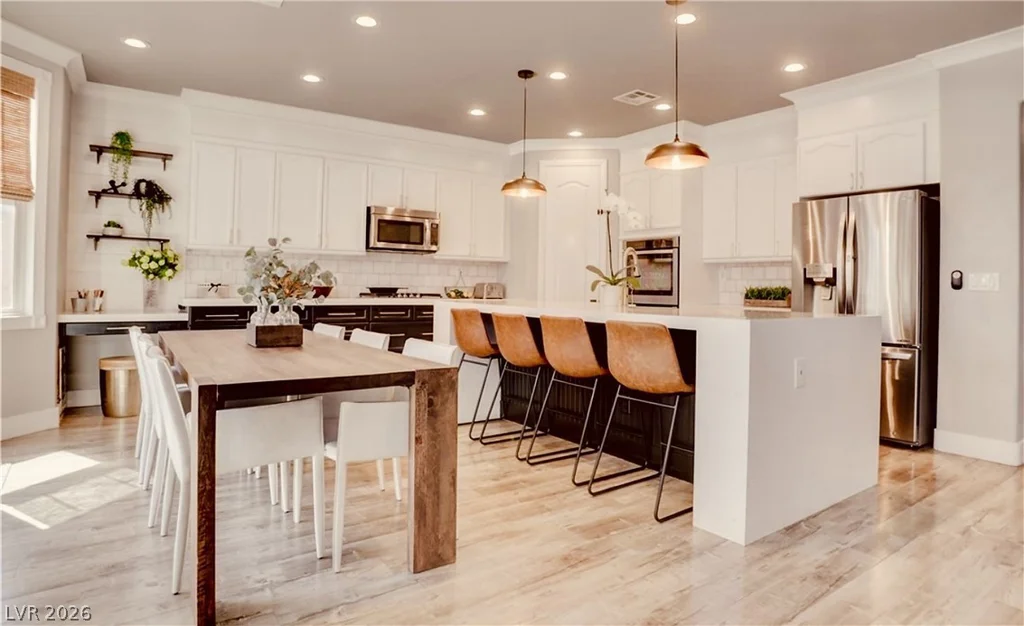 9395 Arrowhead Bluff, Las Vegas, NV 89149