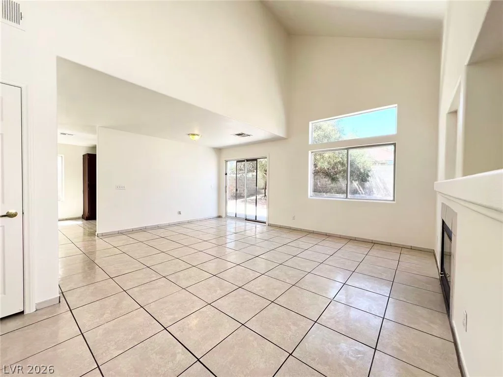 8284 Rochelle, Las Vegas, NV 89147